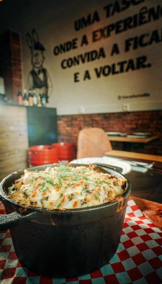Arroz de pato na panelinha de ferro