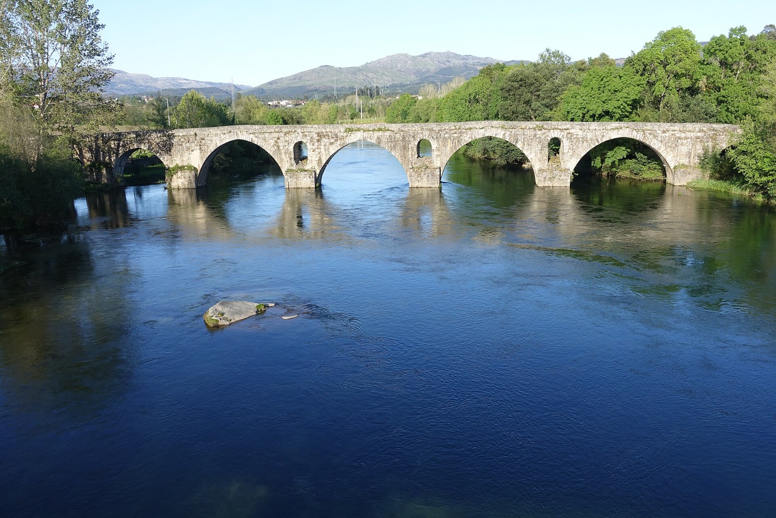 Ponte sobre o rio Cávado